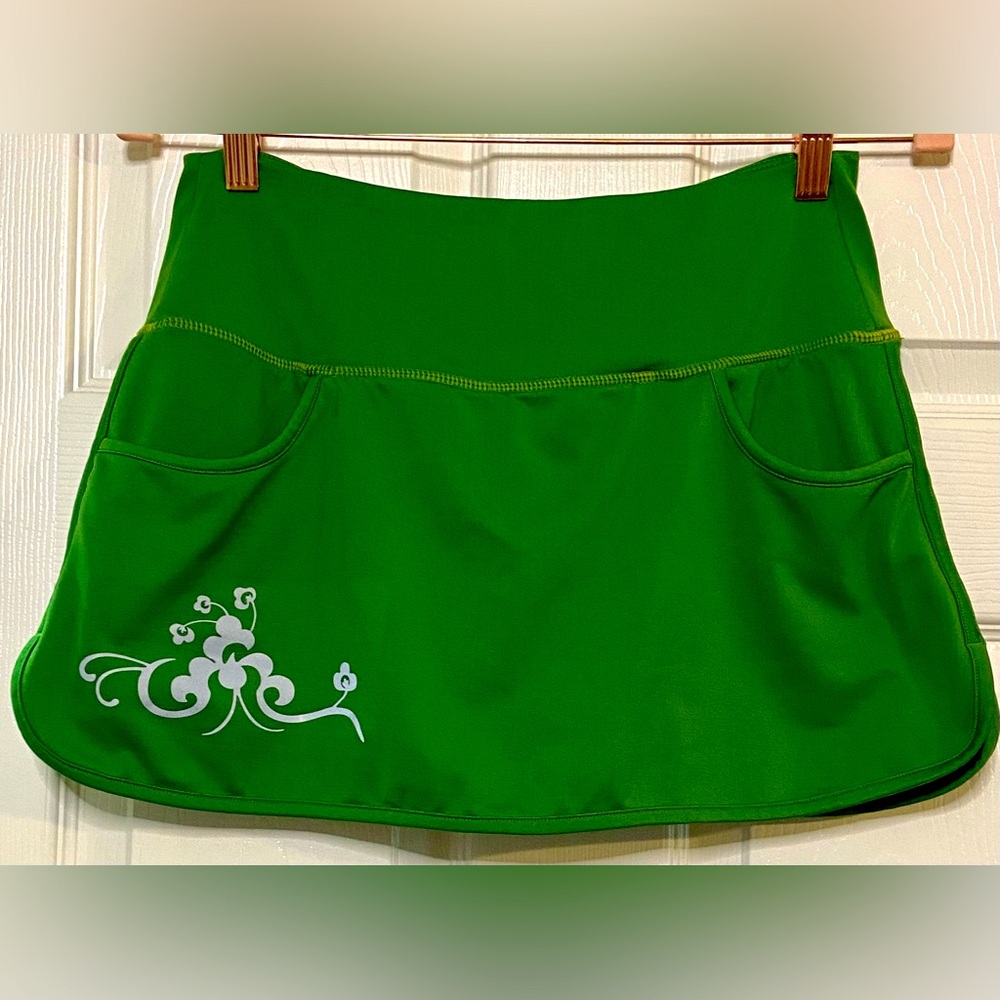 Athleta Green Reflective Athletic Mini Chase Skirt Skort Womens Size Small